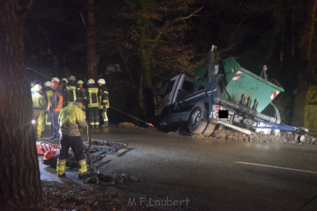 Container LKW umgestuerzt Koeln Brueck Bruecker- Dellbruecker Mauspfad P380.JPG - Miklos Laubert